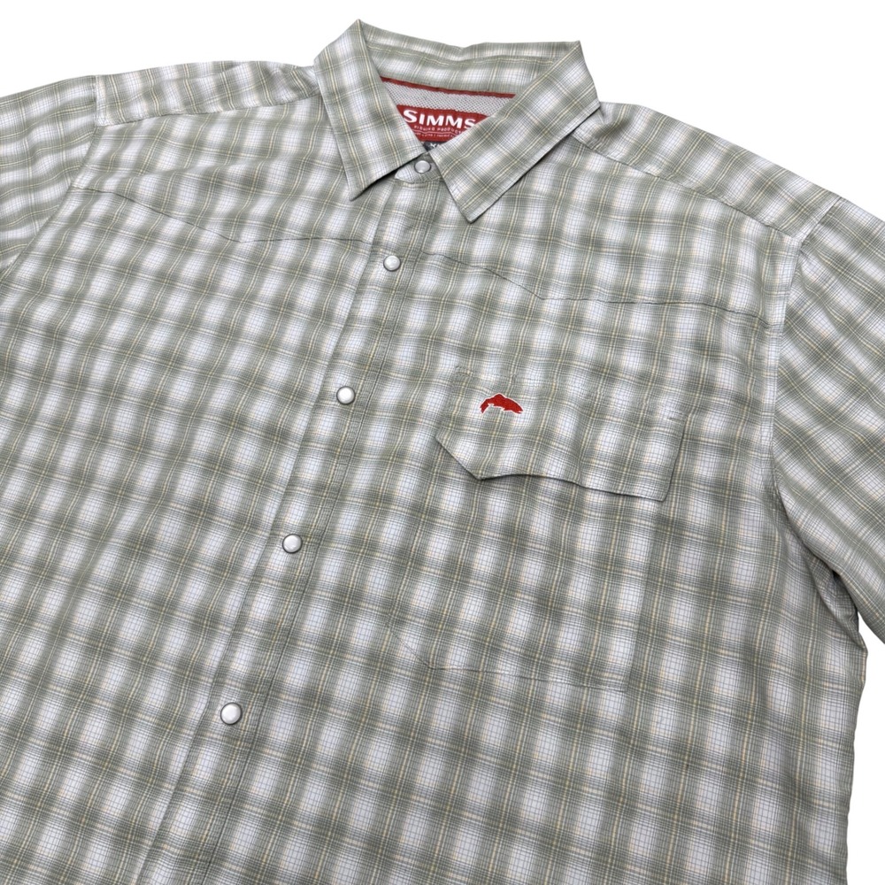 Simms Fishing Shirt Mens XL Green Plaid Short Sleeve Pearl Snap Ventilated Back
